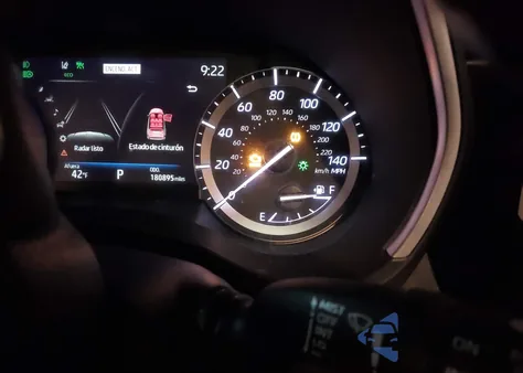 2022 Toyota Highlander Xle z USA, uszkodzony, nr VIN 5TDGZRAH0NS558433